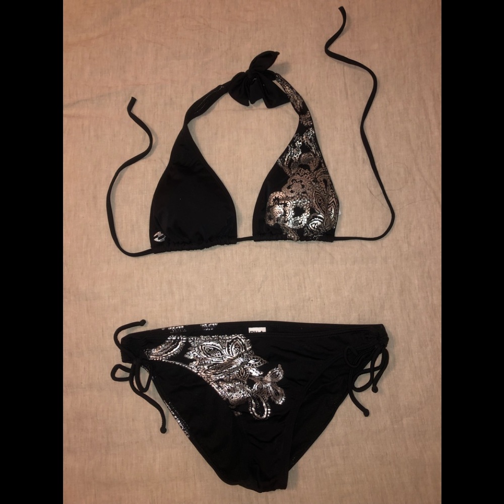 Black and silver design bathing suit !